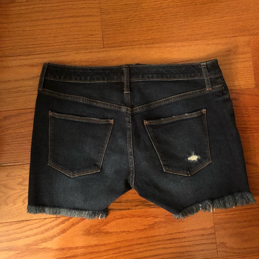 Universal Thread Shorts - Picture 2 of 3